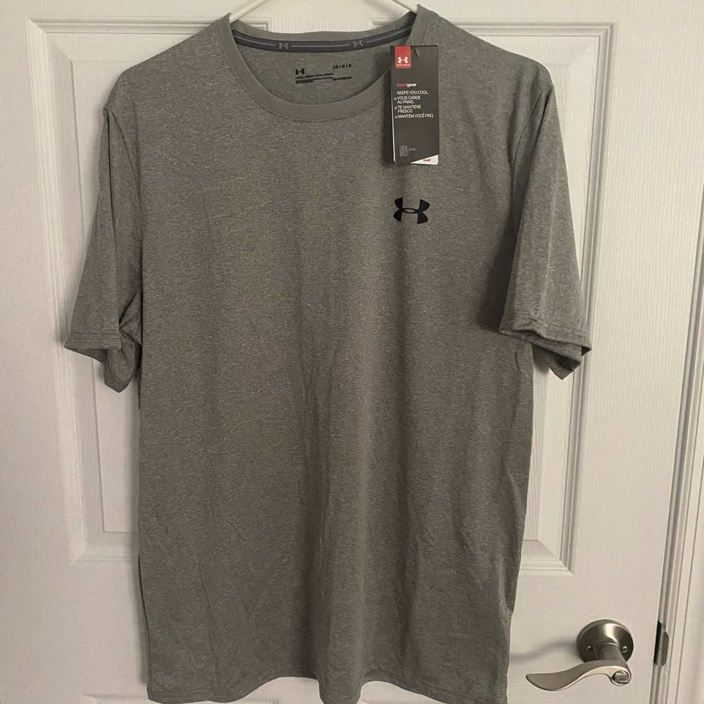 Underarmour Men’s shirt, Large NEW